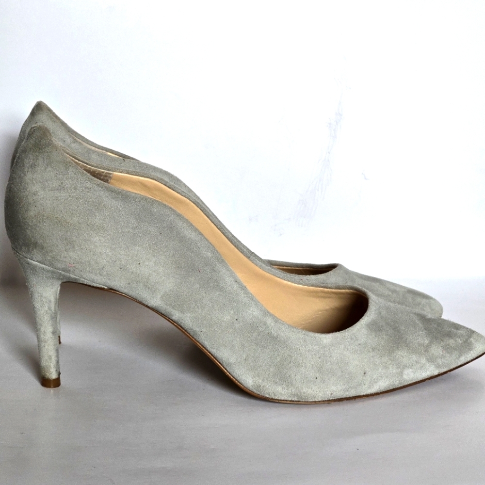 Vince Camuto Suede Pointed Toe Pumps size 9M